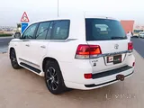 Toyota Land Cruiser VXR 2021